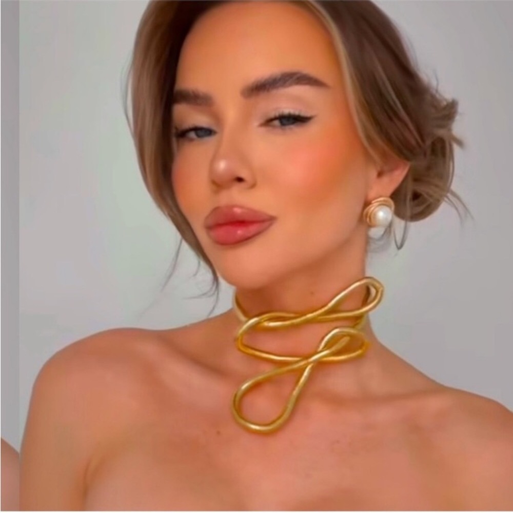New 24k Gold Plated Bendable Gold Necklace - Picture 3 of 9